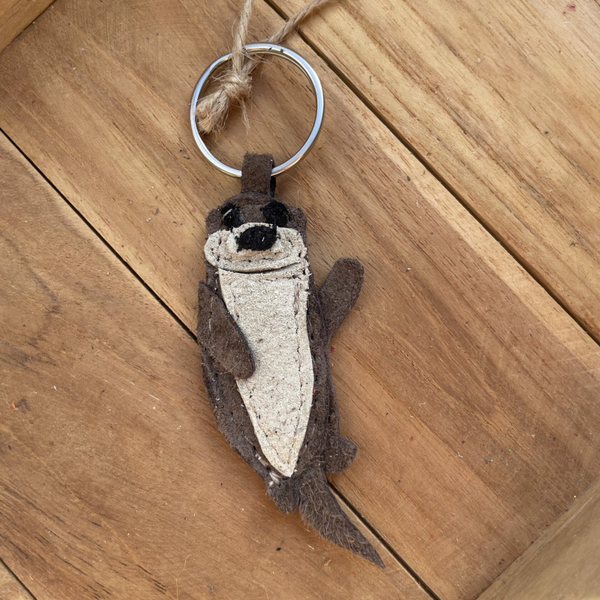 Leren sleutelhanger Otter