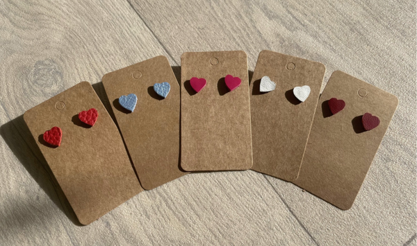 Leren hartjes stud oorbellen