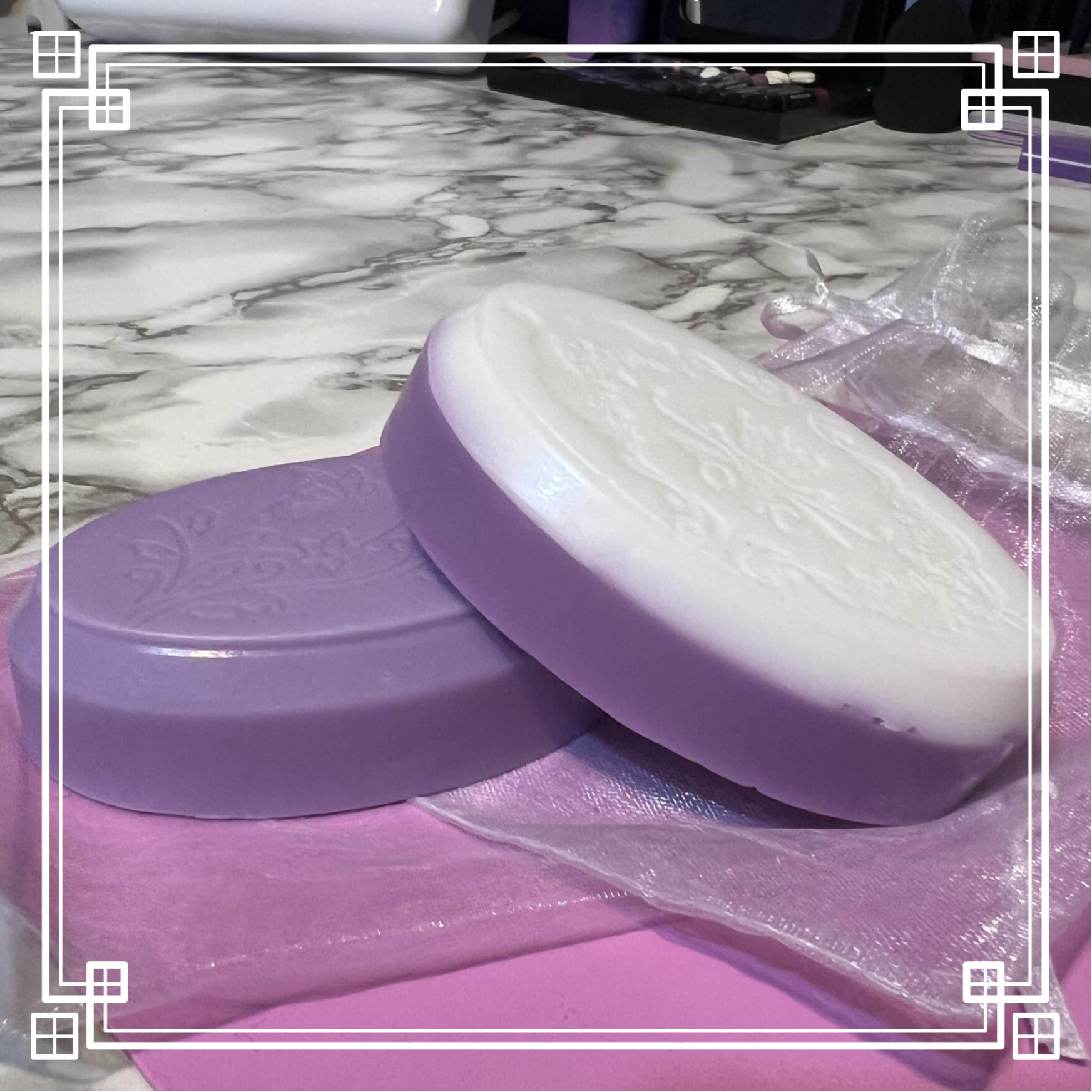 Savon ovale à fragrance de tulipe avec motifs