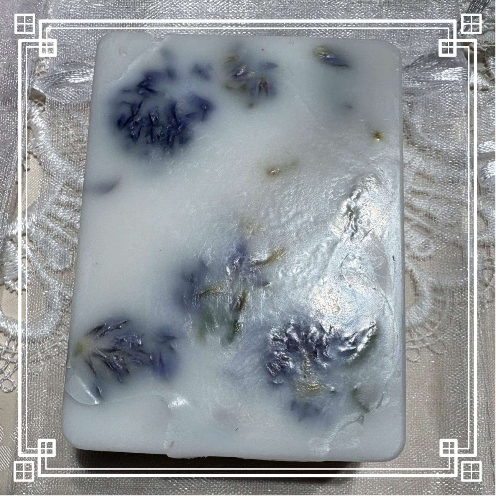 Barre de savon au myosotis violet et la rose