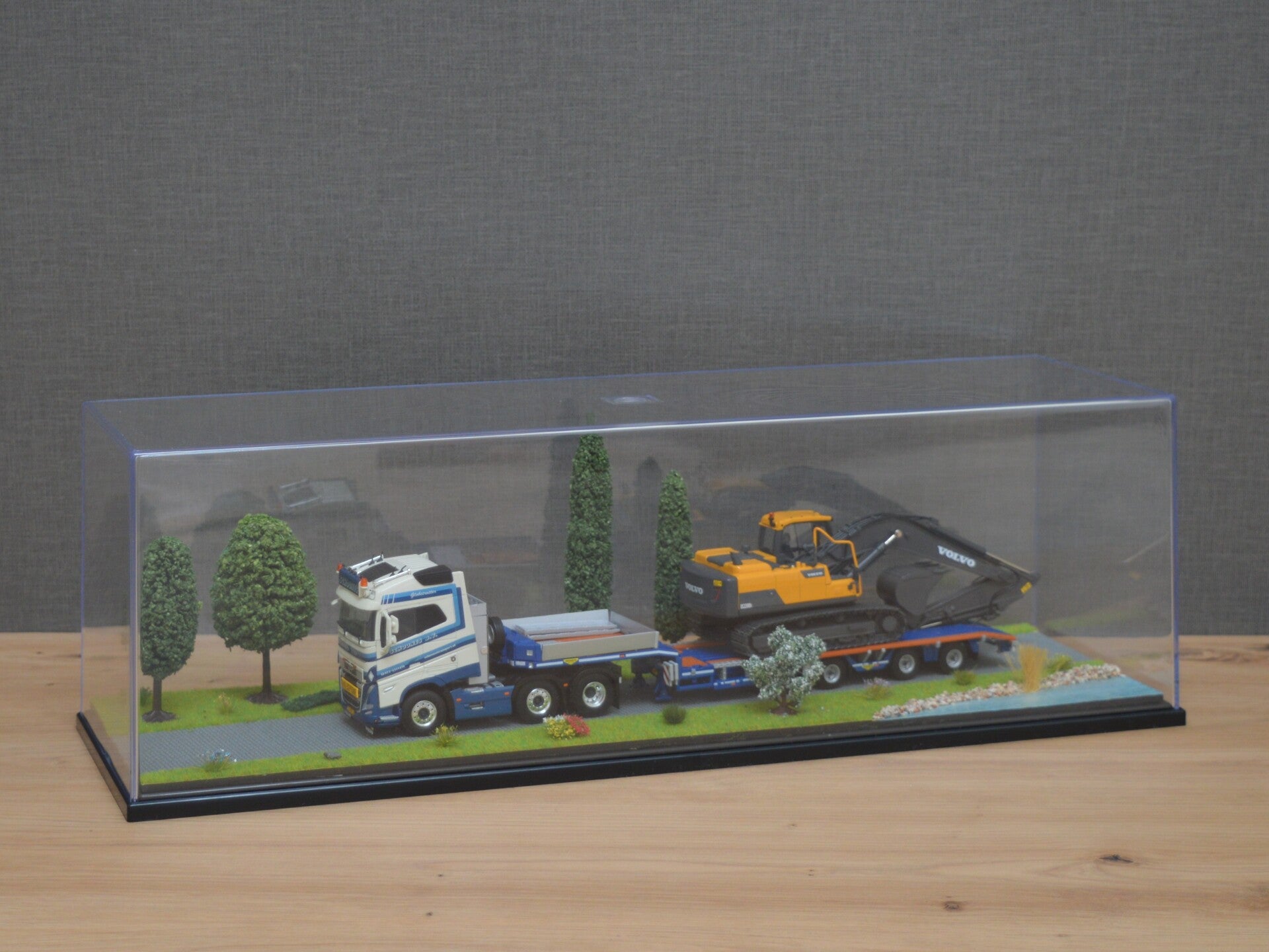 Themavitrine, Bomenlaan met vijver - 50x15x15 cm