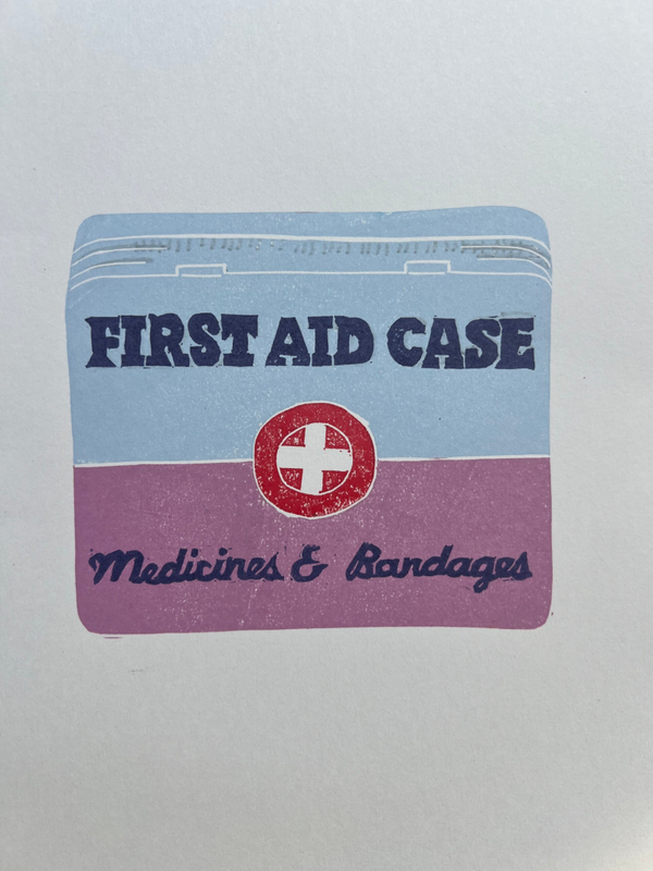 Linosnede vintage first aid case (blauw/roze)