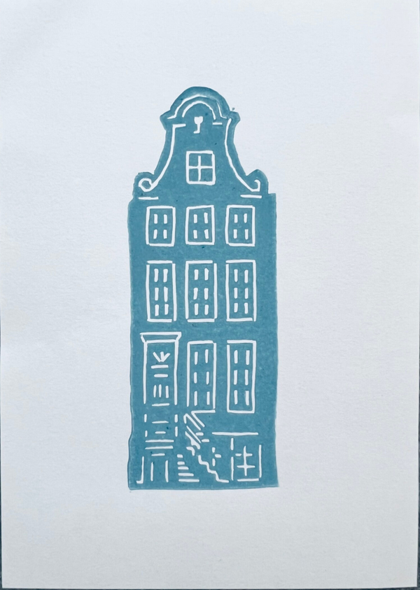Kleine linosnede grachtenhuisje in ijsblauw