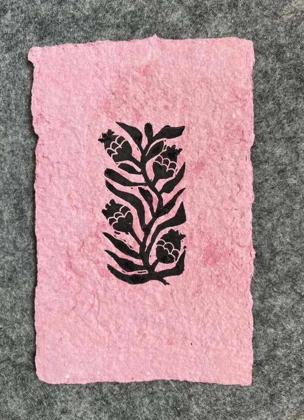 Kleine linoprint op handgeschept papier