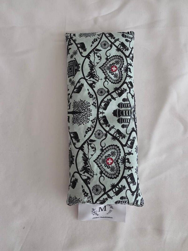 Traubenkernkissen im Scherenschnitt mint