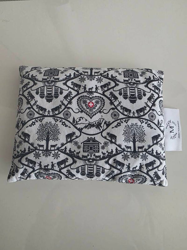 Traubenkernkissen im Scherenschnitt