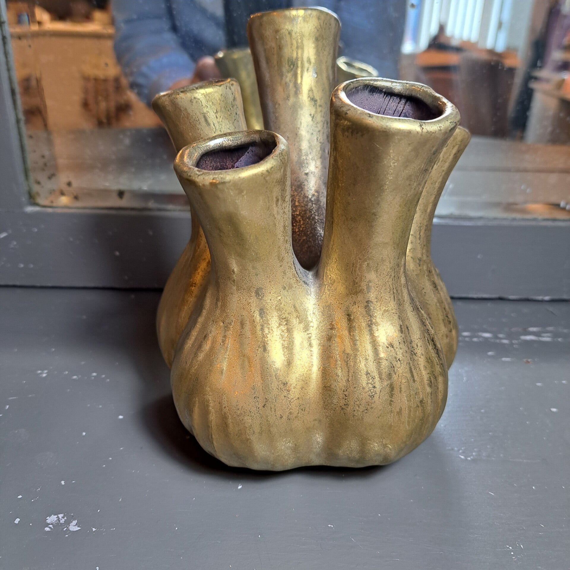 Gouden tulpenvaas hoogte 16 cm doorsnee 13.5