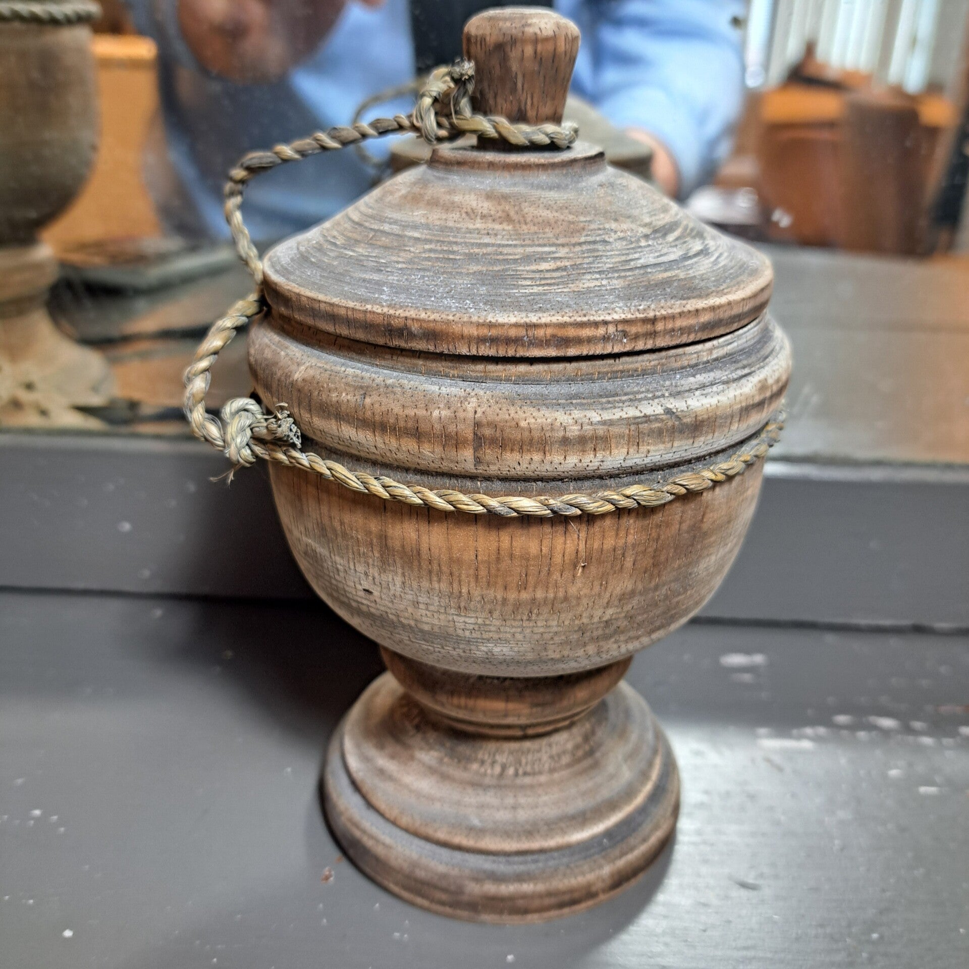Houten pot met deksel 17.5cm hoog