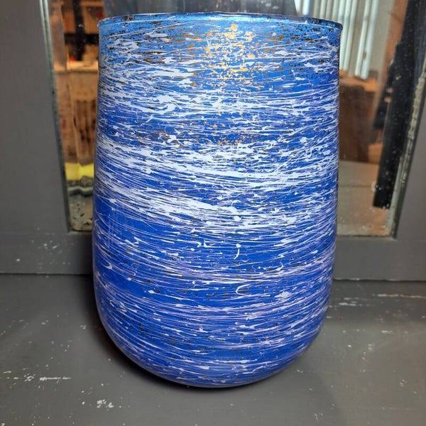 Blauwe vaas met witte en gouden strepen 26cm hoog
