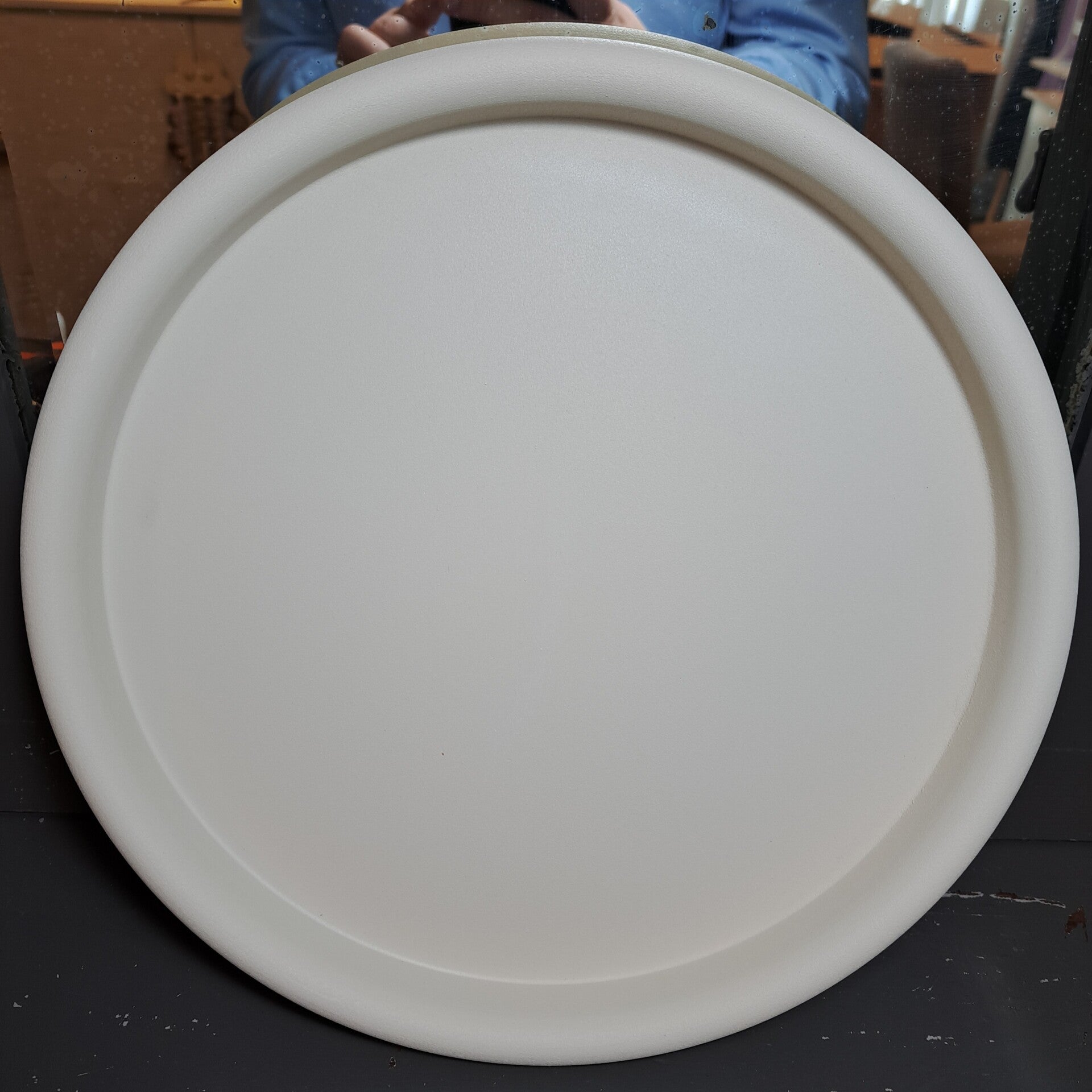 Beige dienblad metaal 31 cm