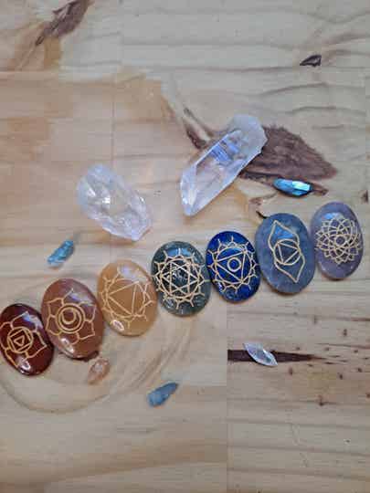 7 PIECE ENGRAVED CHAKRA STONE SET