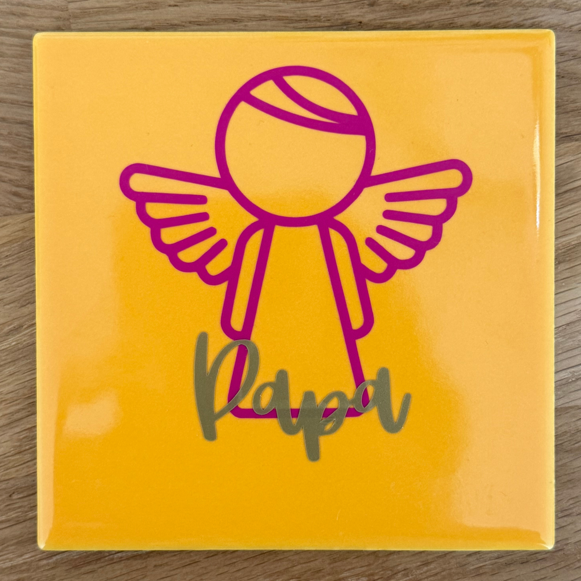 Tegel 'engeltje' papa, geel met fuchsia 10x10 cm