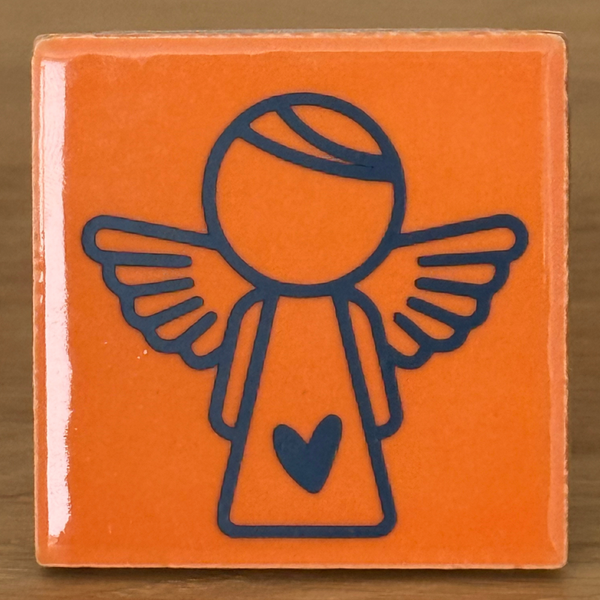Tegel 'engeltje' oranje met blauw, 4,5x4,5 cm