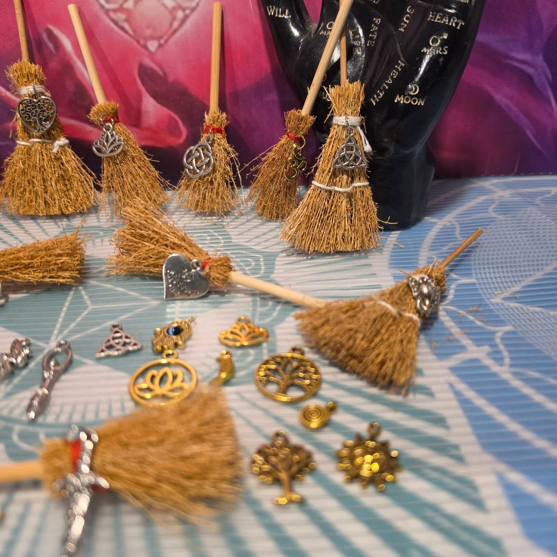 Tiny Alter Besom