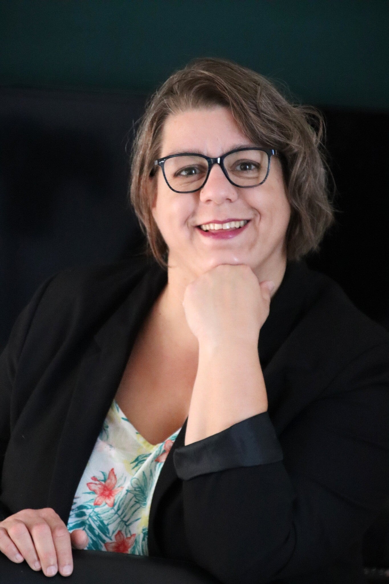 Portrait de Céline Poirier, formatrice spécialisée en accompagnement professionnel et intelligence relationnelle.