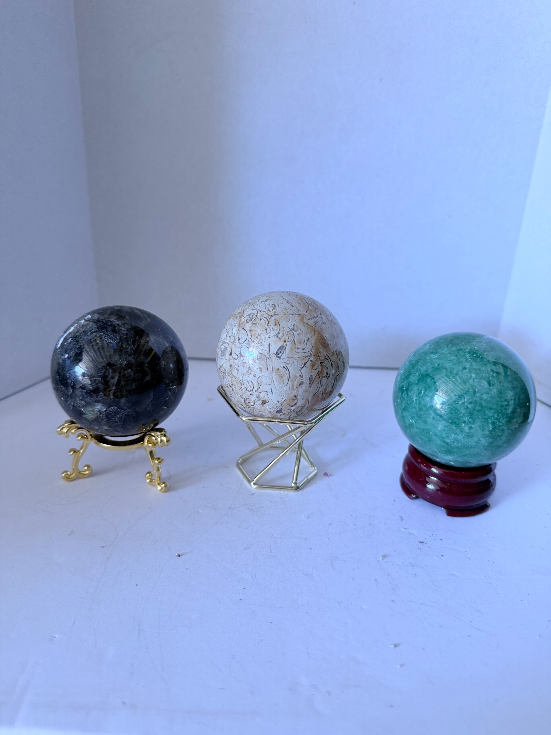 Larger Spheres w/bases