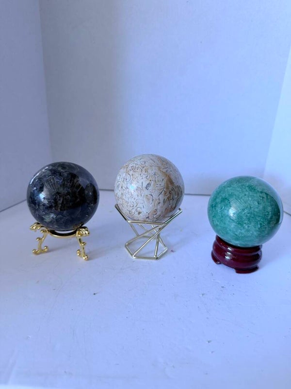 Larger Spheres w/bases