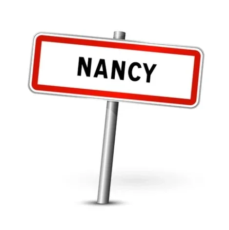 Panneau d’entrée de la ville de Nancy sur fond blanc – photo locale Photobooth54