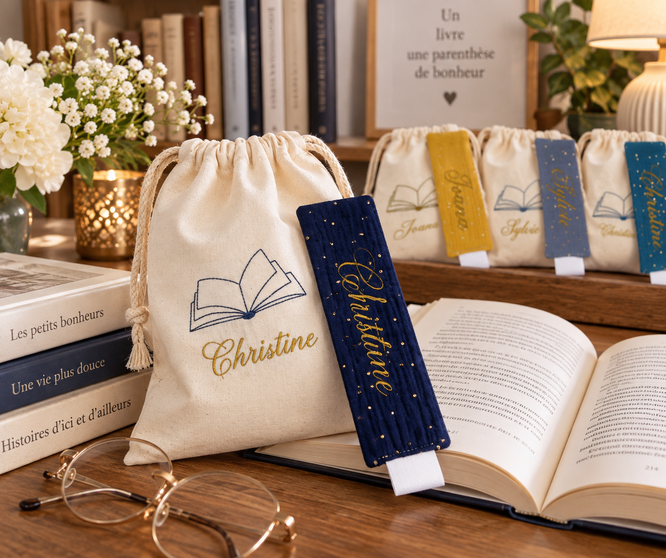 Pochette livre et marque-page personnalisés brodés