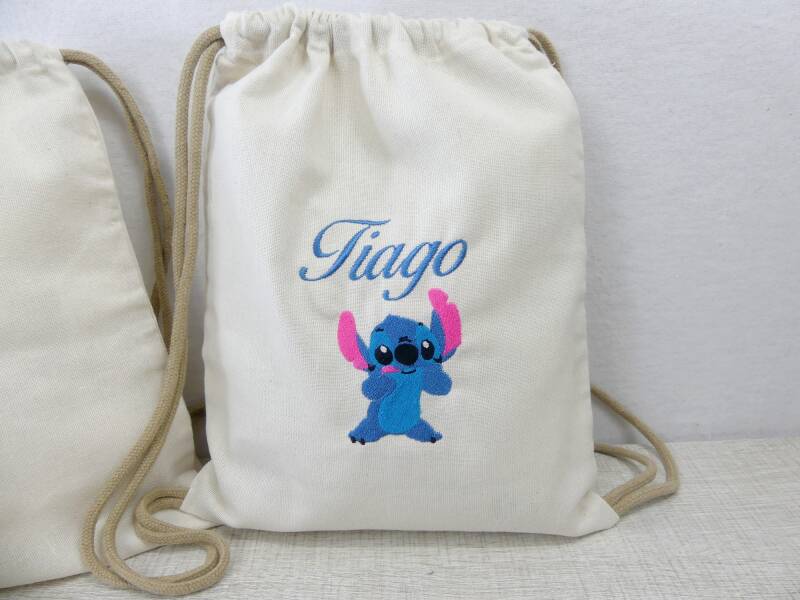 stitch brodé sur sac à dos enfant