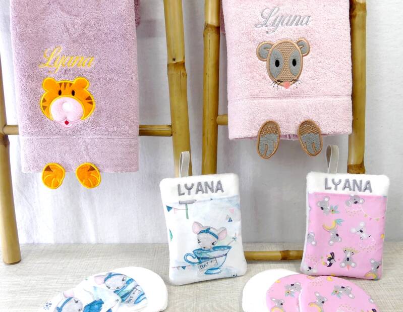 cadeau personnalisé en broderie pour enfants sur serviette avec le prénom et tigrou et souris