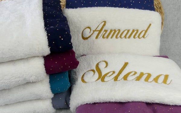 Couverture bébé personnalisée double gaze pois dorés et fausse fourrure Sherpa