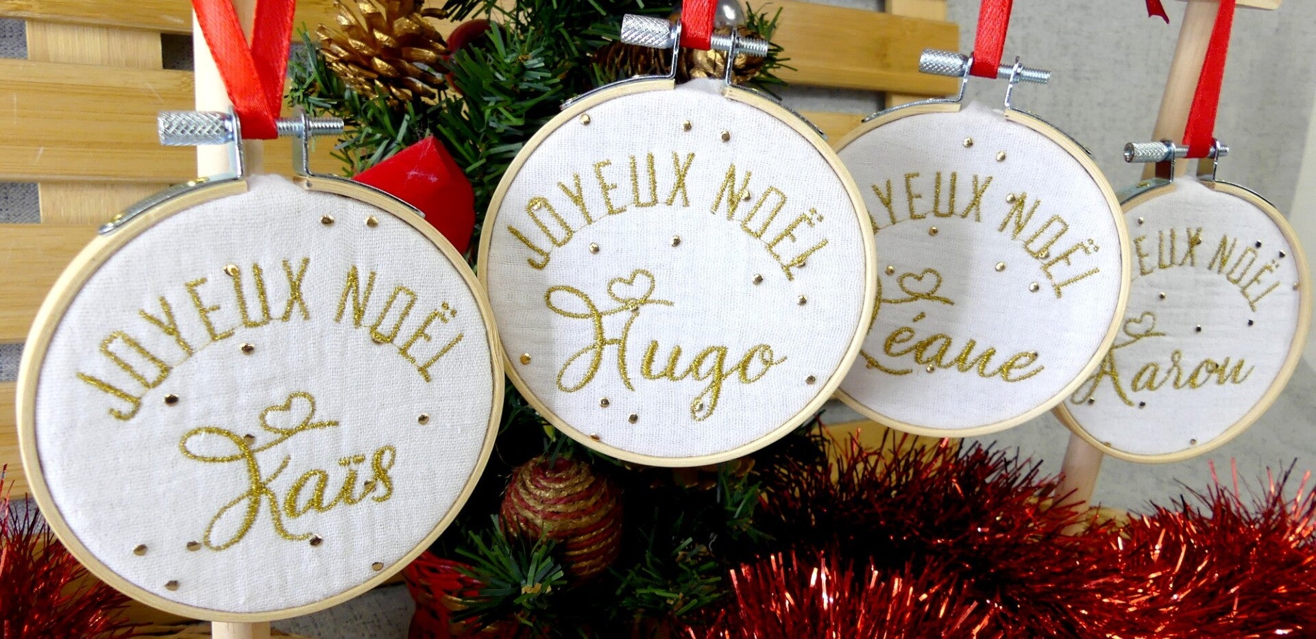 Cadre de Noël personnalisé brodé doré