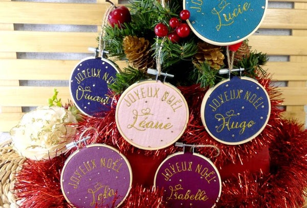 Cadre de Noël personnalisé broderie dorée