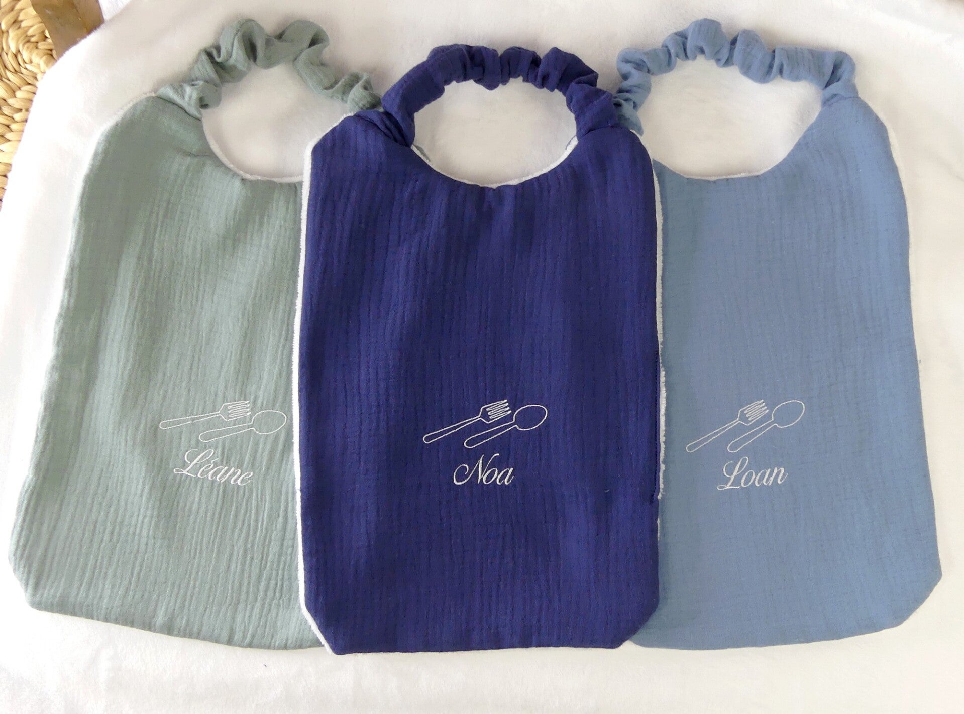 Bavoir Serviette maternelle double gaze bleu et vert