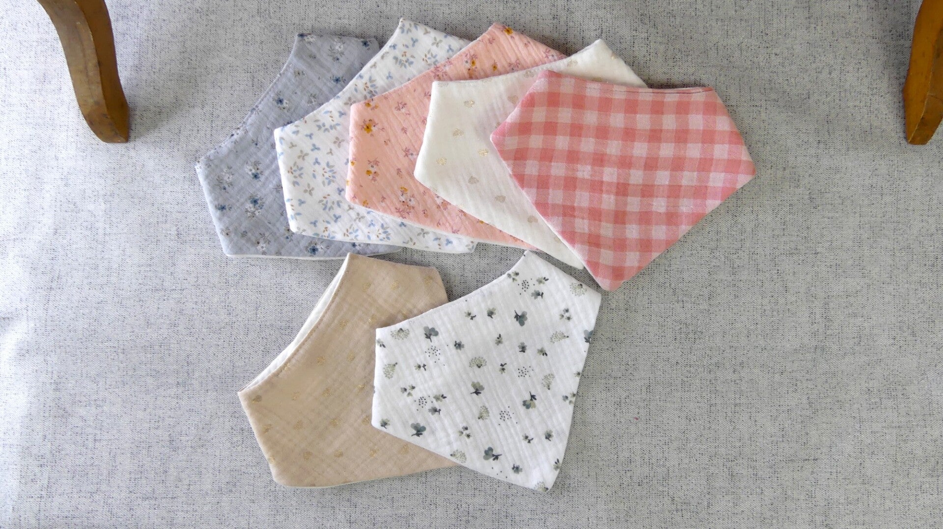 Bavoir bandana léger pour fille double gaze de coton motif