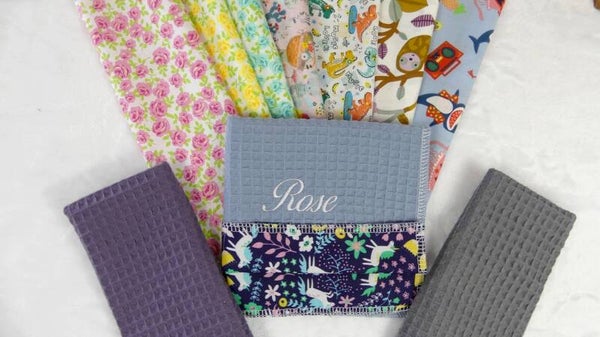 Serviette maternelle imprimé et nid d abeille