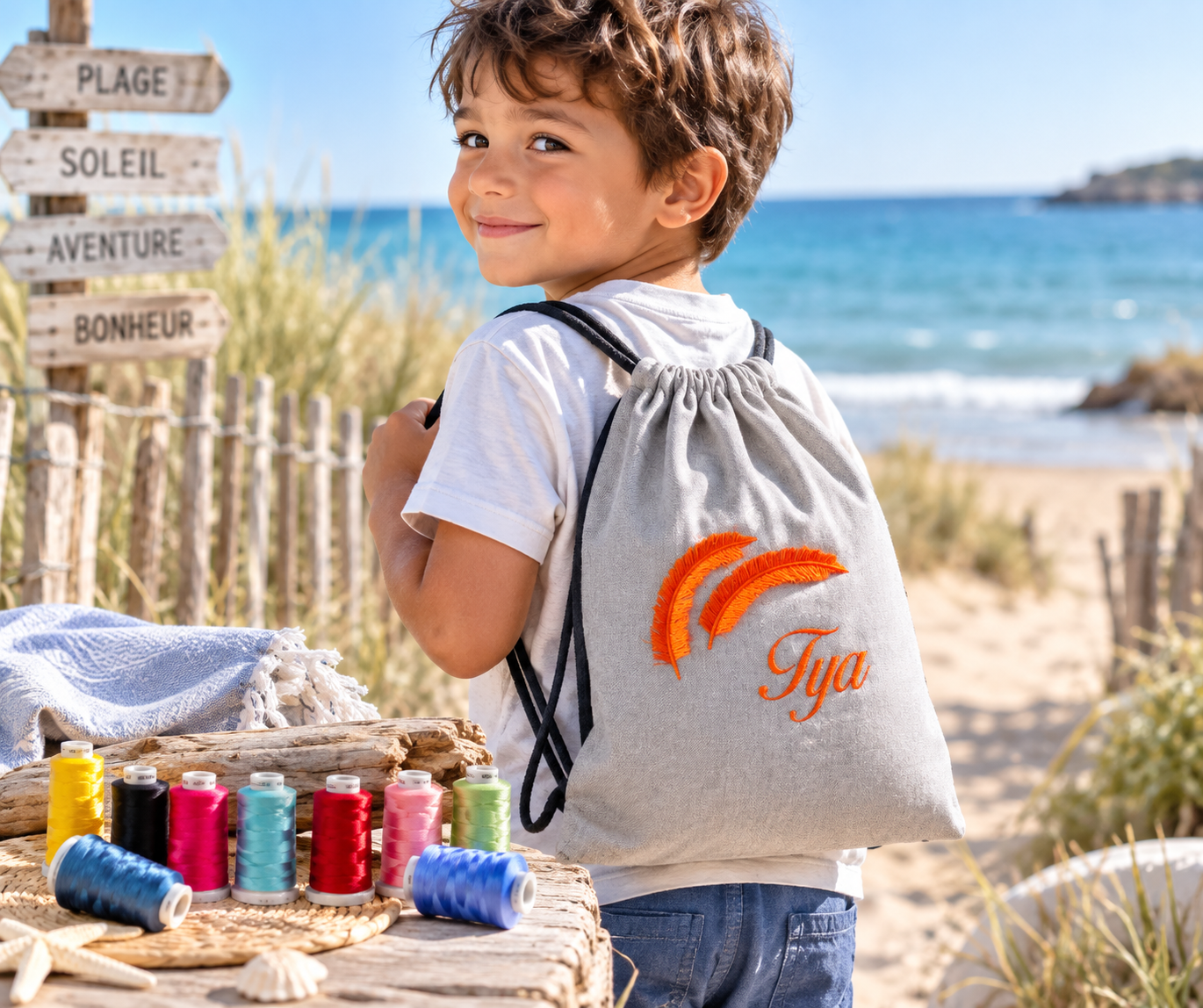 Sac à dos enfant personnalisé prénom brodé – Plumes 3D