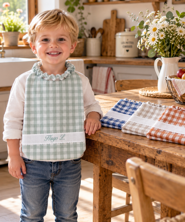 Serviette maternelle personnalisée prénom brodé double gaze