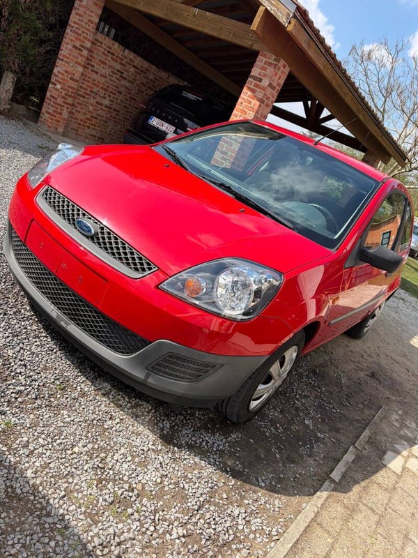 ford fiesta in zeer mooie staat met garantie