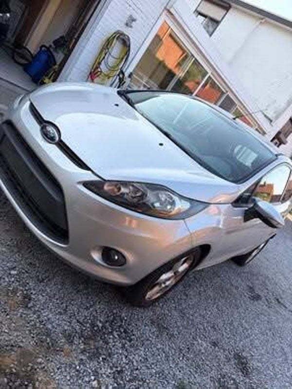 ford fiesta / 3d / 1300cc benzine / bj 2009 / airco