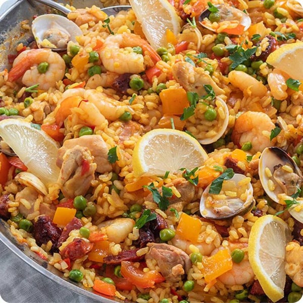 walking dinner paella