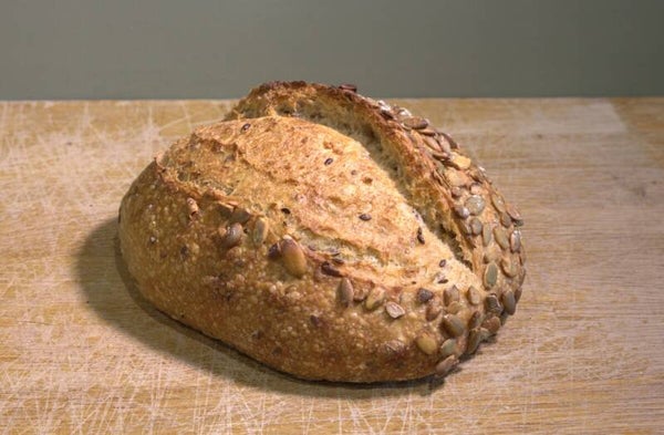 Batard Cereal met pompoenpitten topping