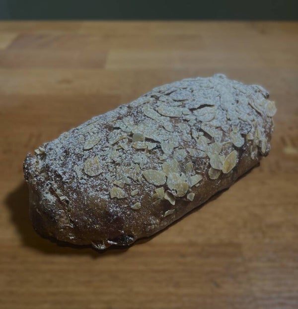 Kerstbrood met amandelspijs