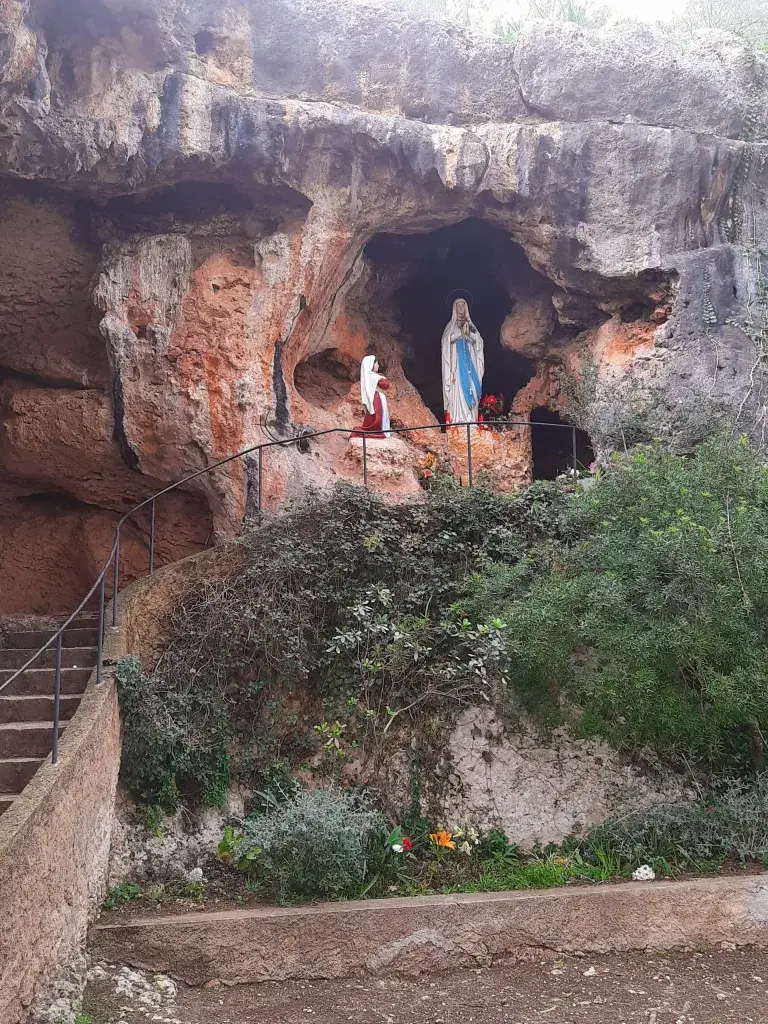 Santa Eugenia Cueva de Lurdes
