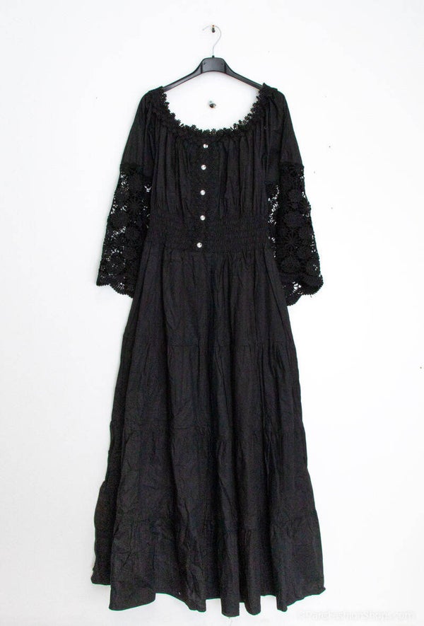 Robe longue avec broderie en dentelle