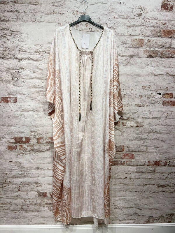 Robe longue avec motifs et manches longues