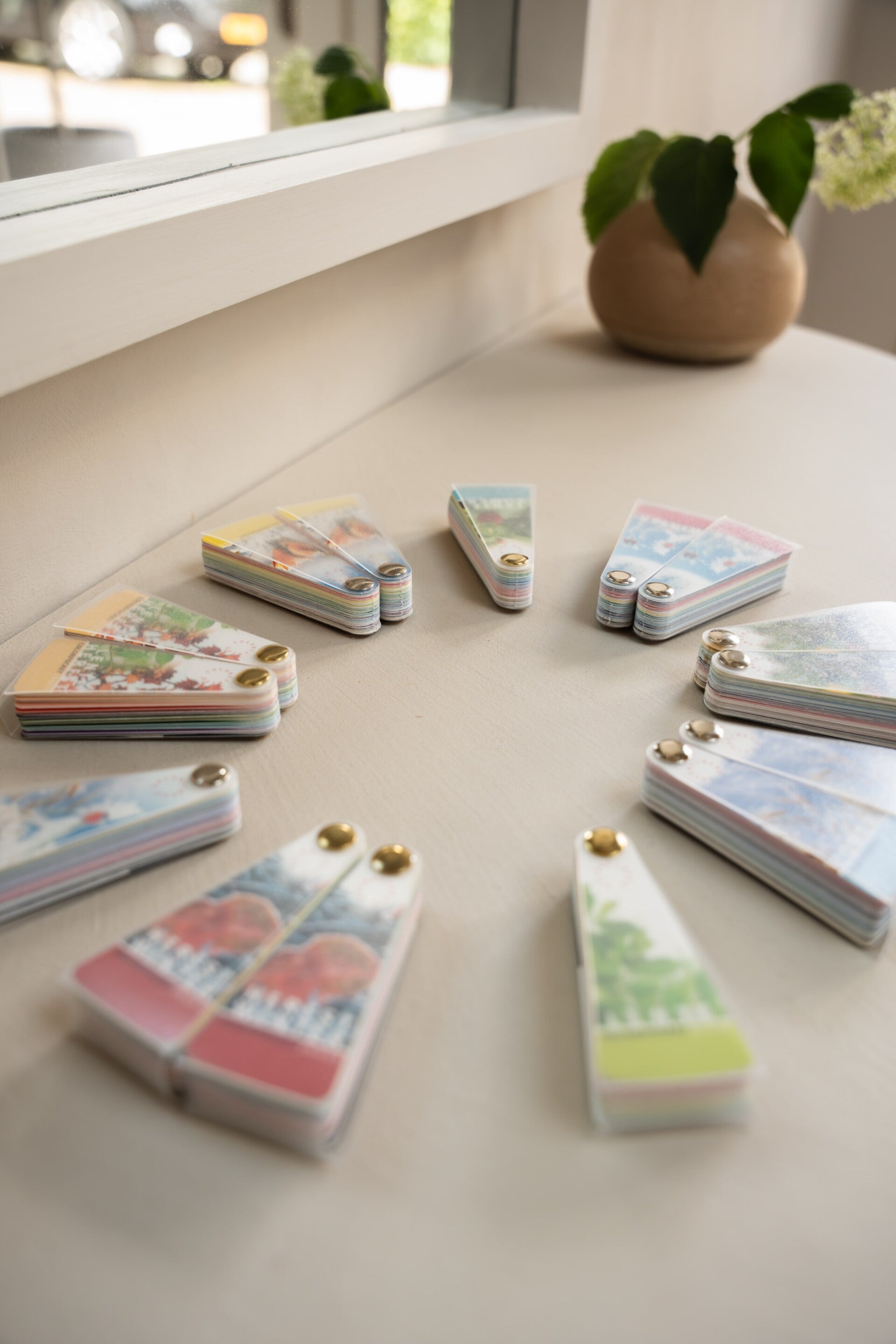 Kleurenwaaier bij kleuranalyse in Zeeland | Color and hairstudio Solo