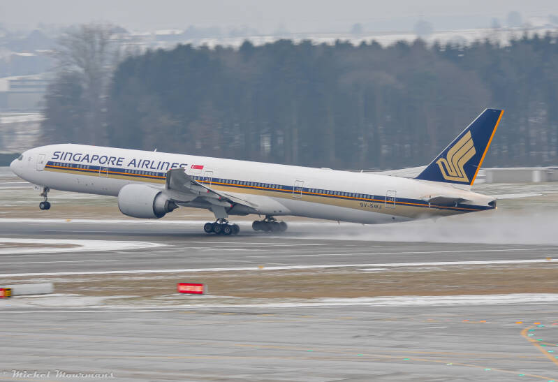 9V-SWJ -- Boeing 777-300ER -- Singapore Airlines
