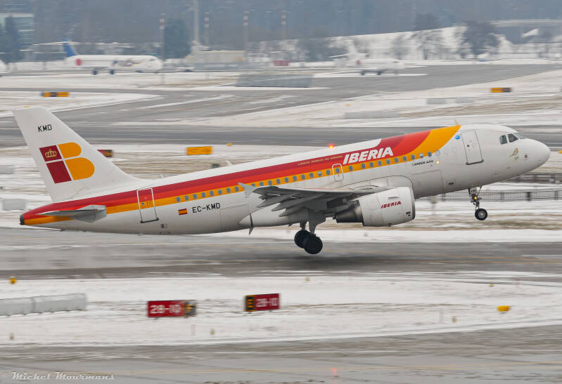 EC-KMD -- Airbus A319 -- Iberia