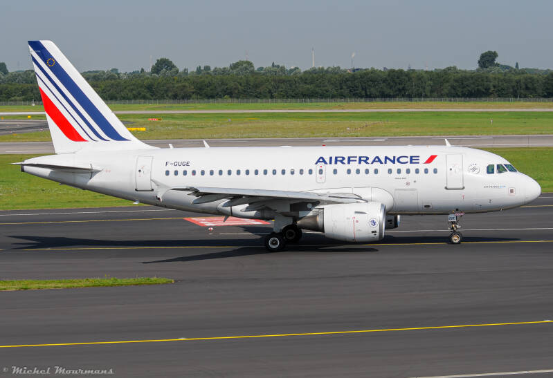 F-GUGE -- Airbus A318 -- Air France