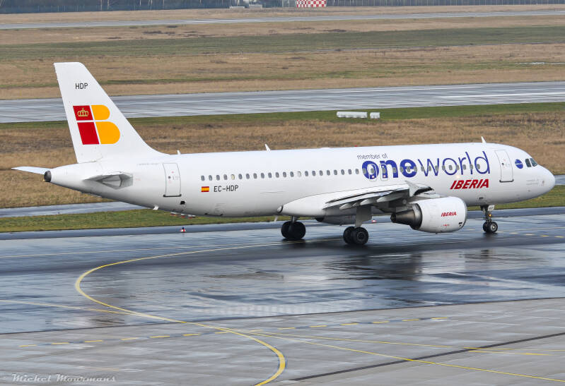 EC-HDP -- Airbus A320 -- Iberia