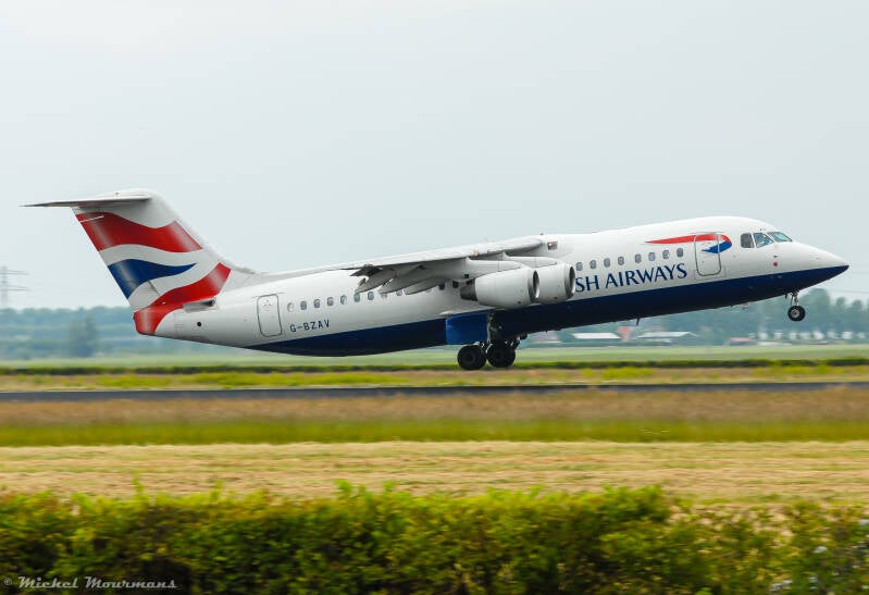 G-BZAV -- Avro RJ100 -- British Airways