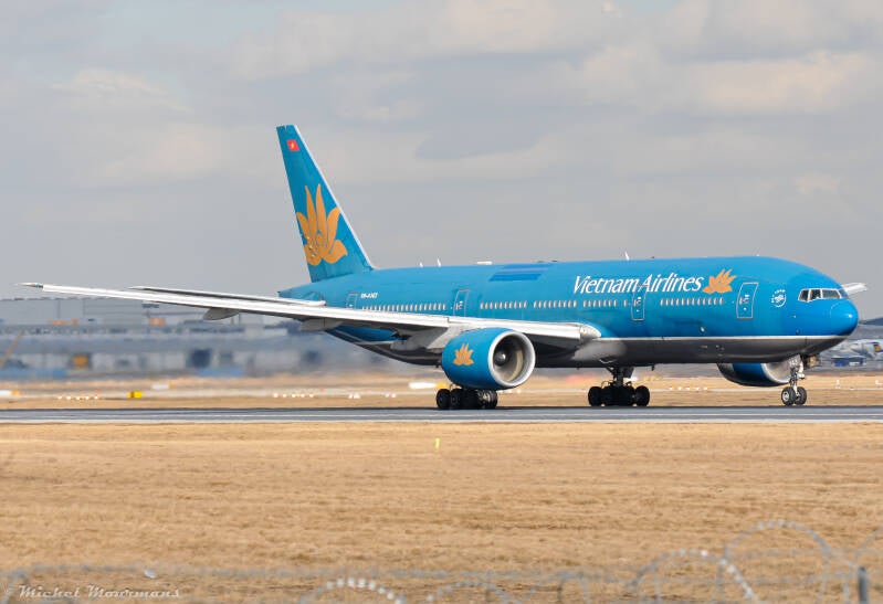 VN-A143 -- Boeing 777-200ER -- Vietnam Airlines