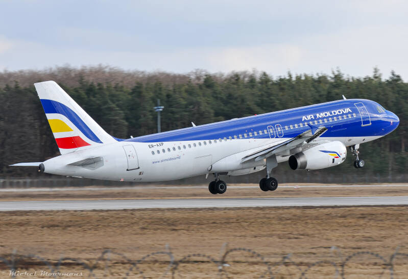 ER-AXP -- Airbus A320 -- Air Moldova