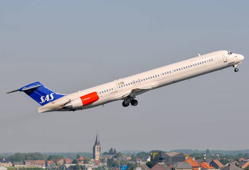 LN-ROX -- McDonnell Douglas MD-82 -- Scandinavian Airlines